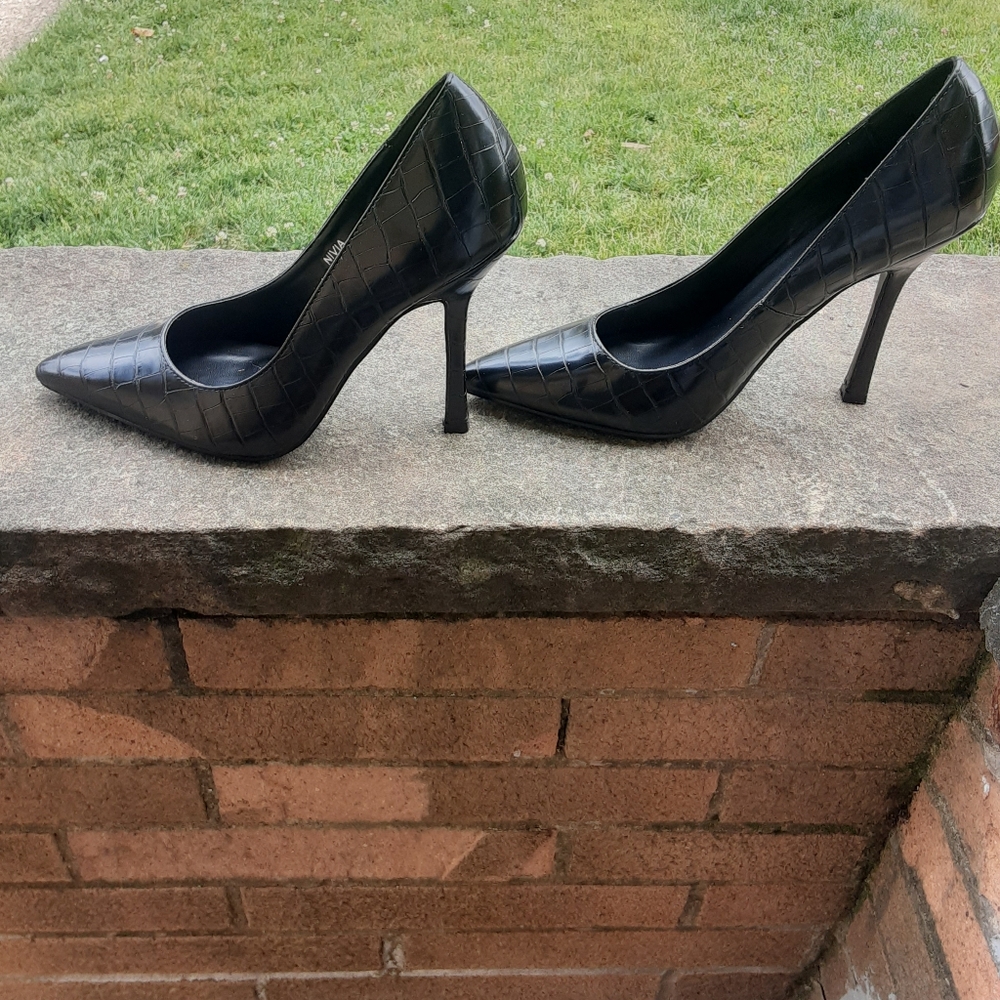 Pumps - Picture 4 of 4